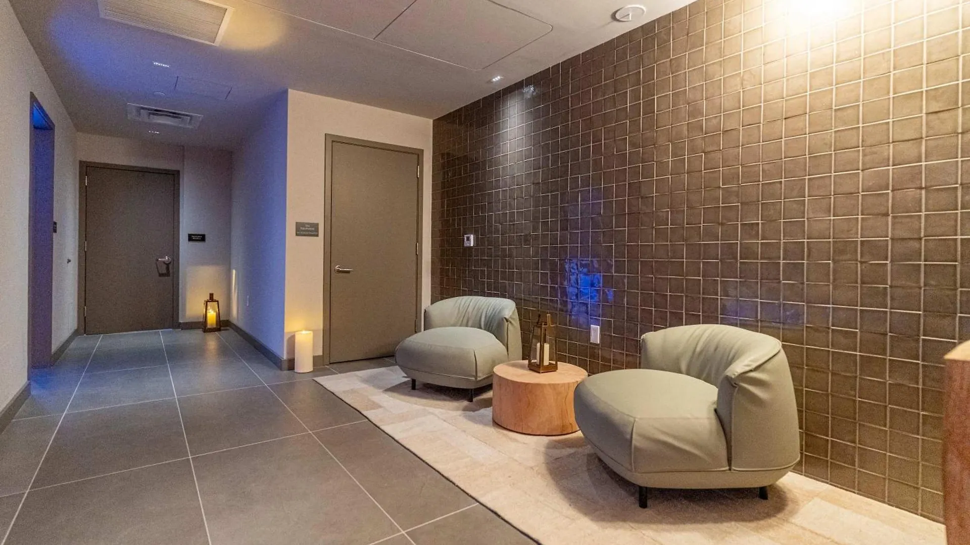 Orange Crush - Resort-style Amenities & Location Apartment