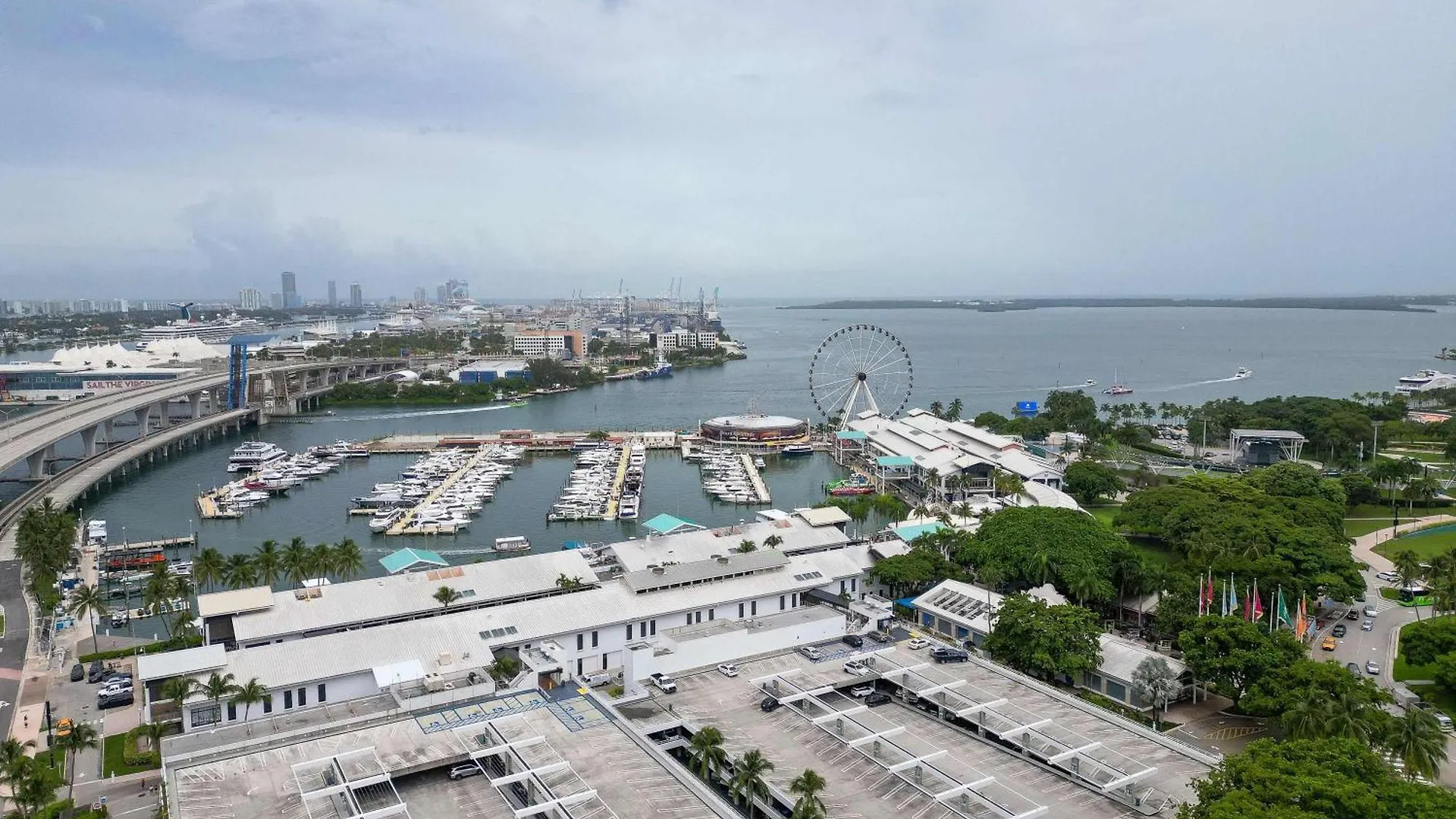 Apartment Orange Crush - Resort-style Amenities & Location *