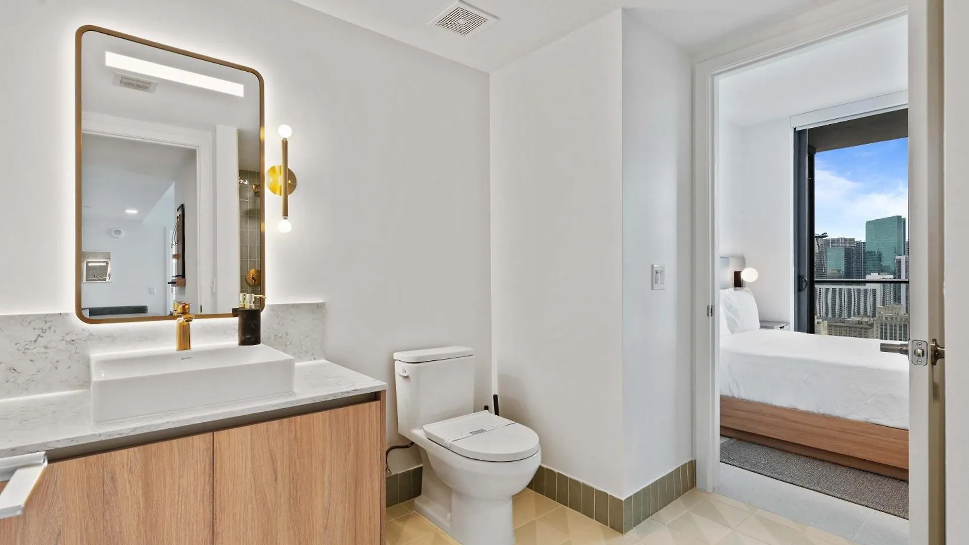 Apartment Orange Crush - Resort-style Amenities & Location