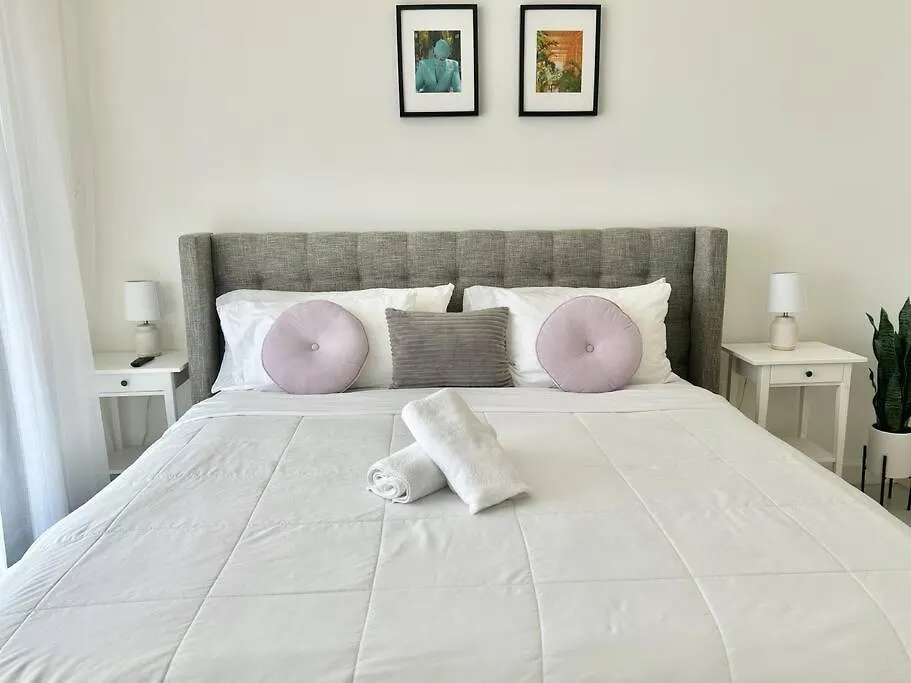 Comfortable In Downtown Doral Apartment