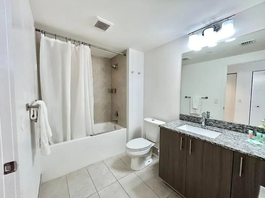 Comfortable In Downtown Doral *