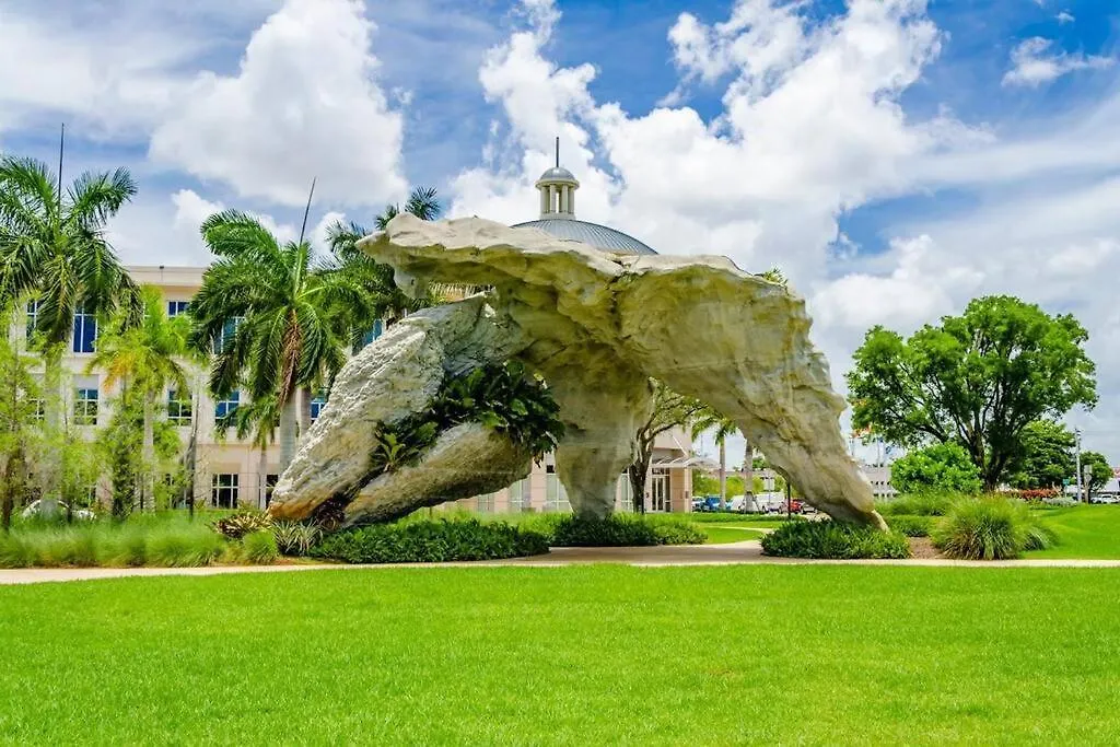 Comfortable In Downtown Doral