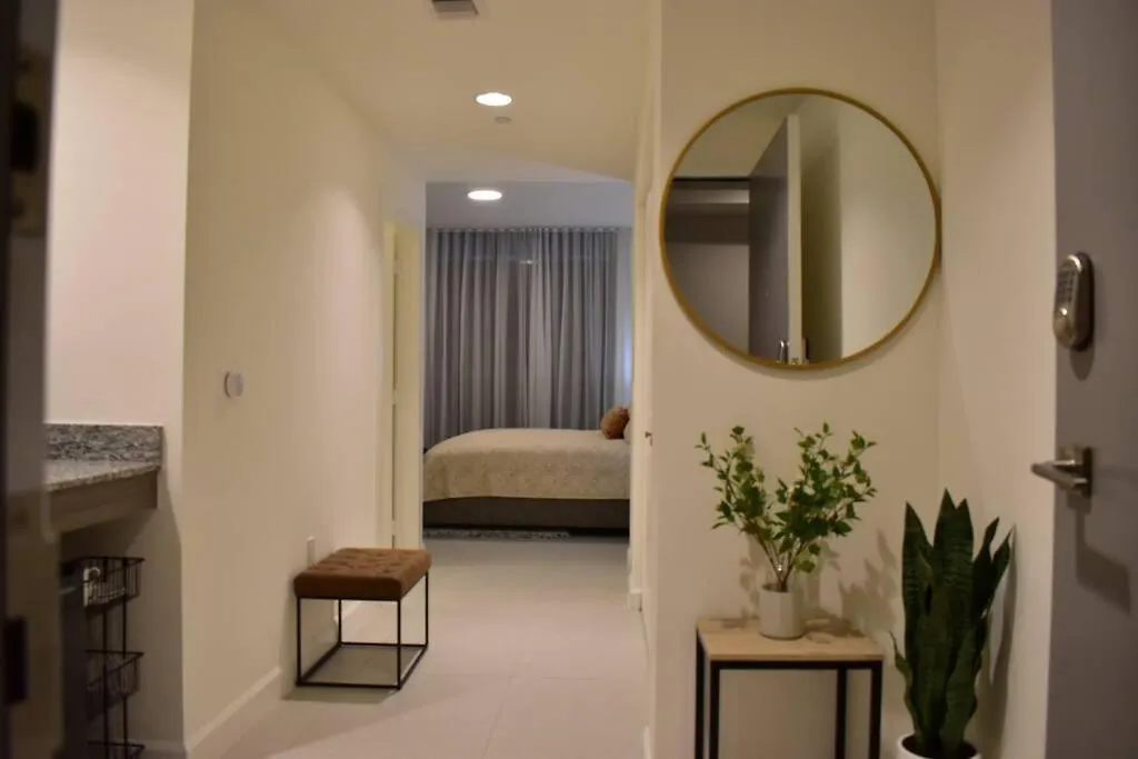 Comfortable In Downtown Doral Apartment