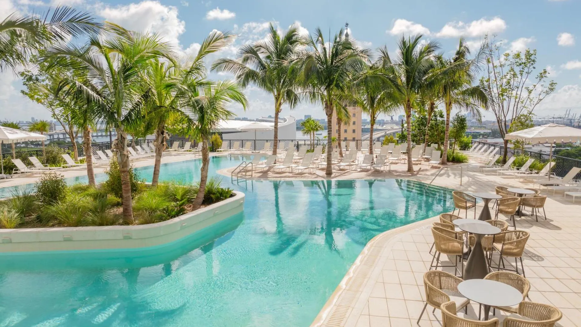 Gale & Residences Hotel 5*