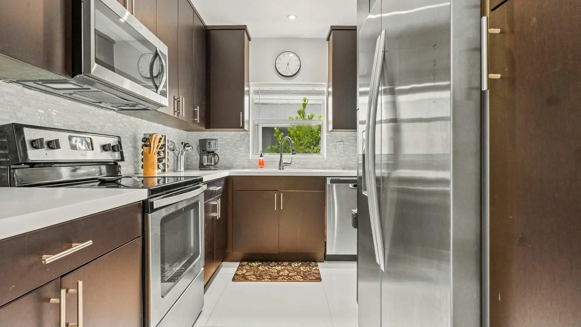 Holiday home Arthaus- Fully Stocked Kitchen And Fenced Yard *