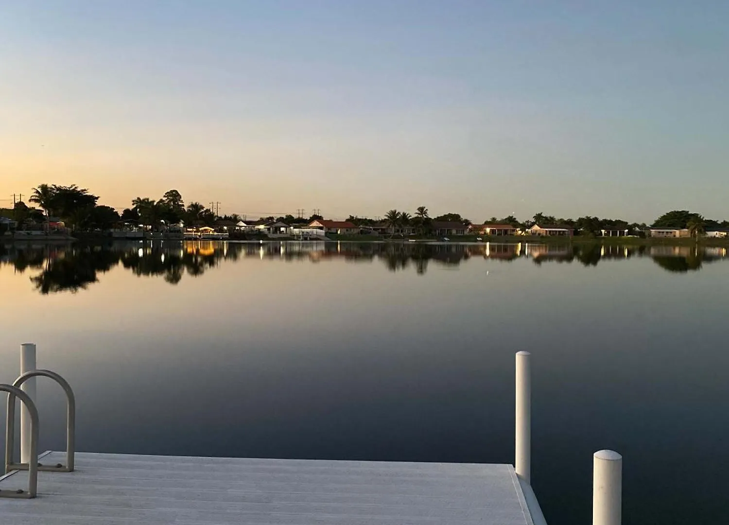 Holiday home Best Location Iconic 4bd Waterfront Luxury Mia