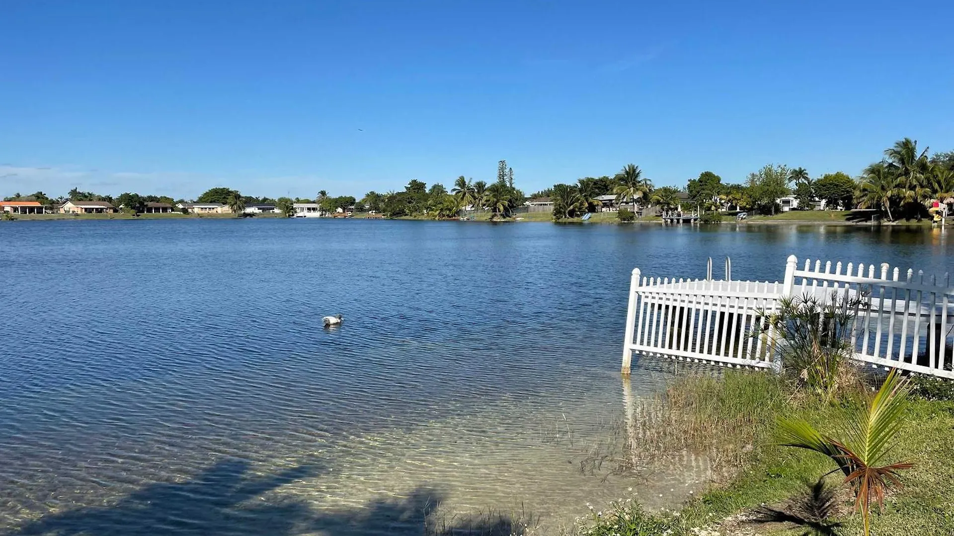 Best Location Iconic 4bd Waterfront Luxury Mia Holiday home