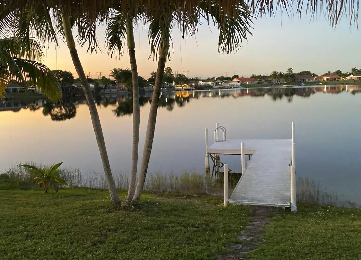 Best Location Iconic 4bd Waterfront Luxury Mia *