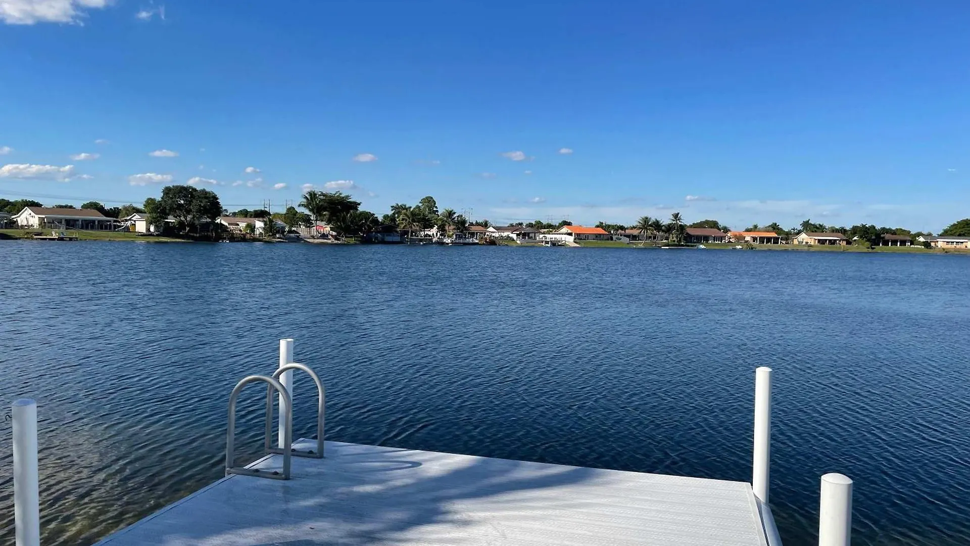 Best Location Iconic 4bd Waterfront Luxury Mia Holiday home Miami