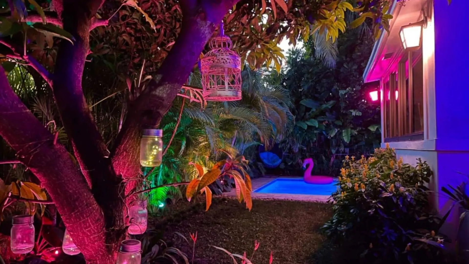 Experience Magic: Tropical Pool Escape Holiday home Miami