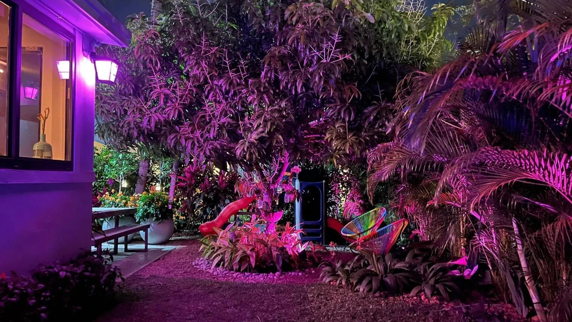 Experience Magic: Tropical Pool Escape Holiday home *