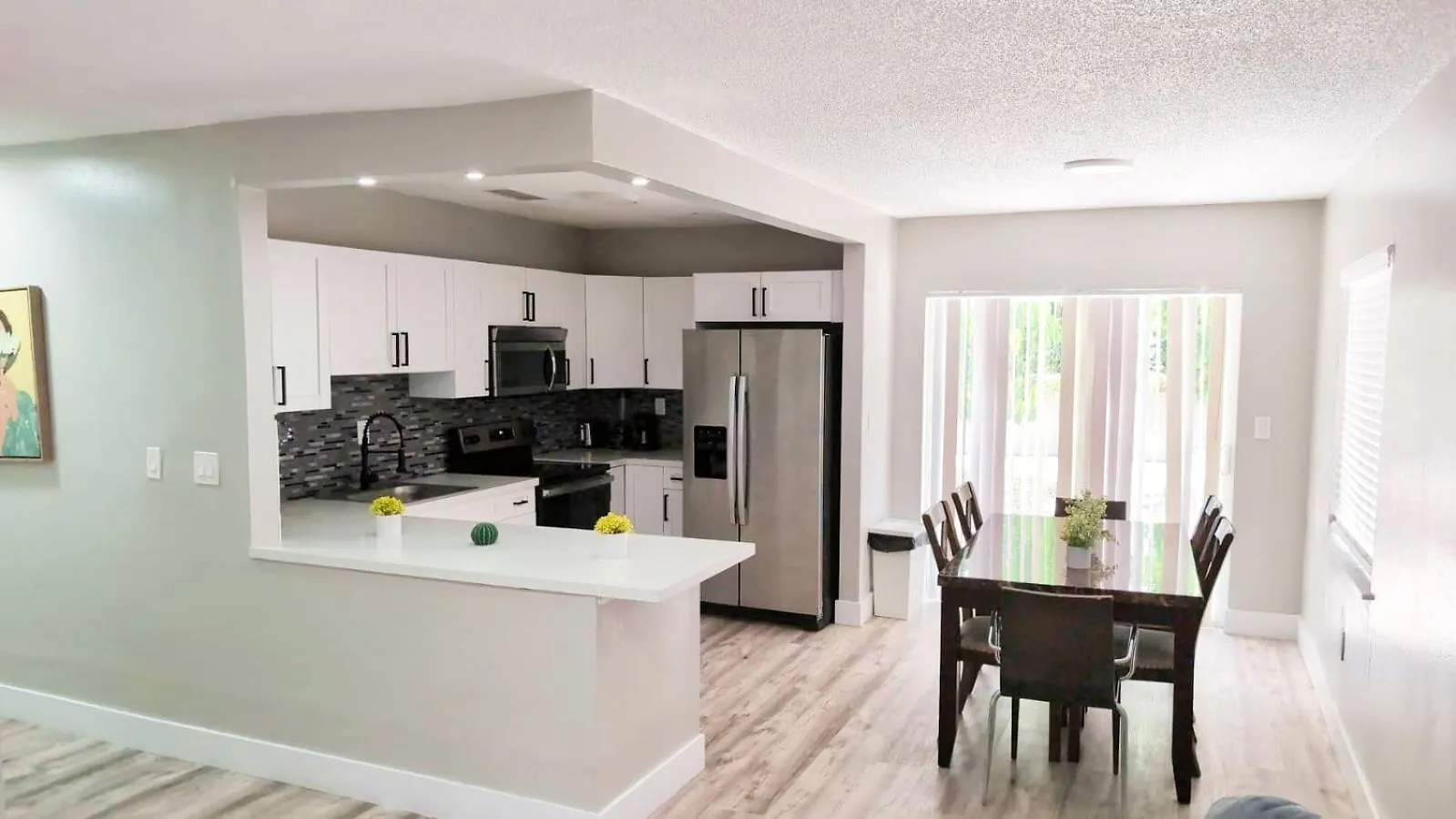 *beautiful Family House 3 Bd/2 Bathrooms+backyard* Miami