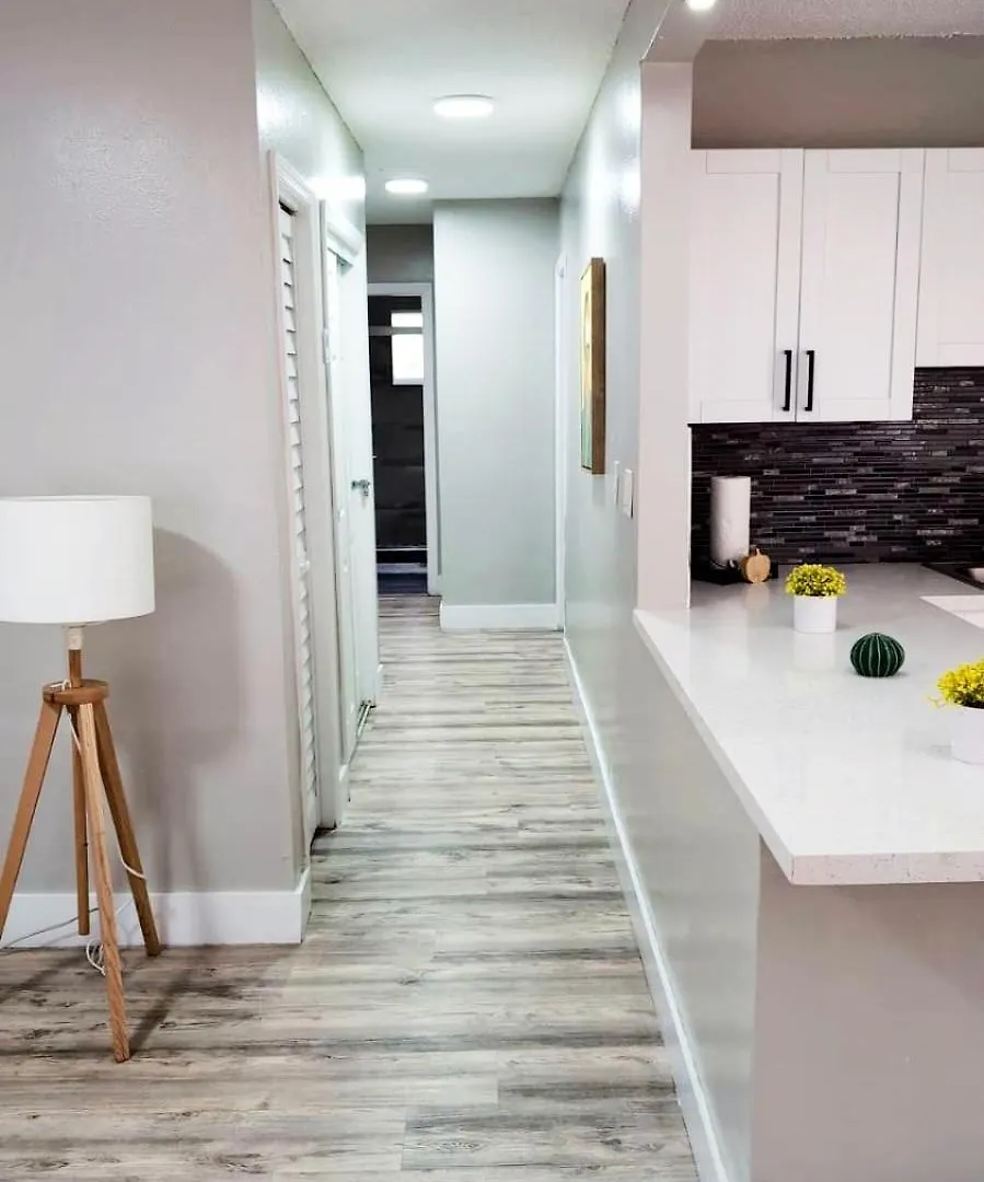 *beautiful Family House 3 Bd/2 Bathrooms+backyard* * Miami