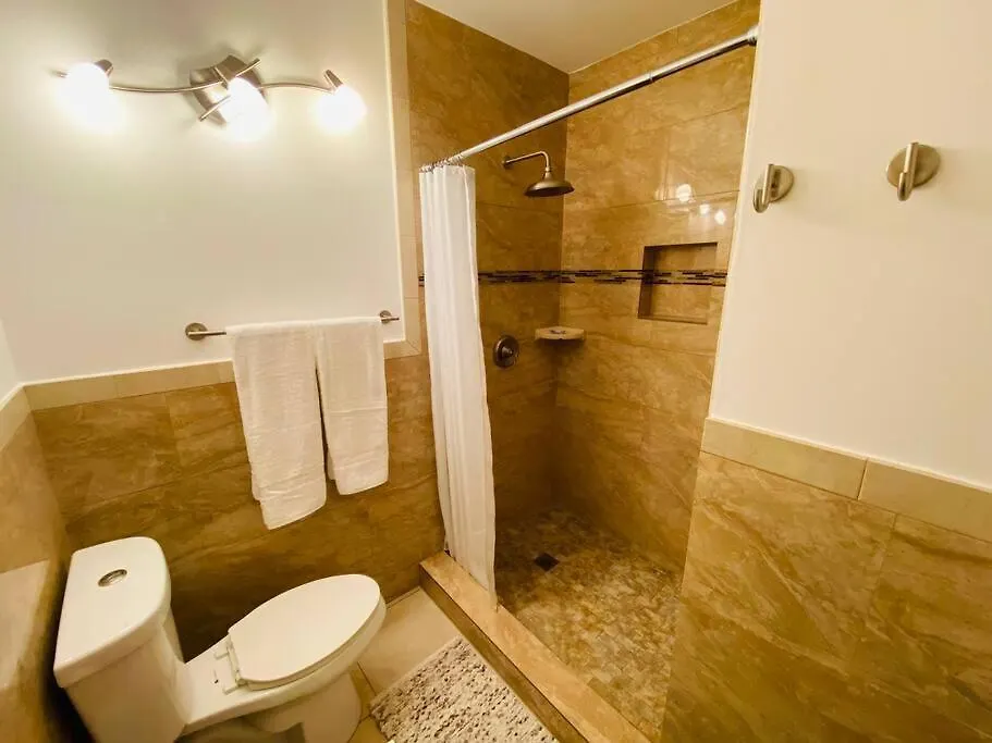 Getaway In Little Havana Near Airport, Wynwood, Calle 8 Brickell, Coral Gables And , Fenced Parking