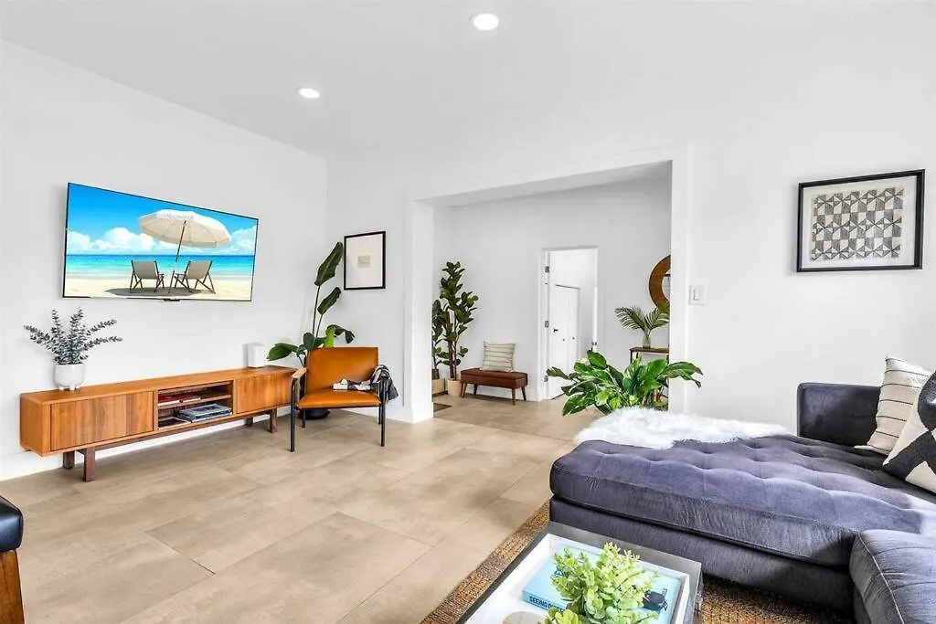 Holiday home Modern Designer In Vibrant Little Haiti
