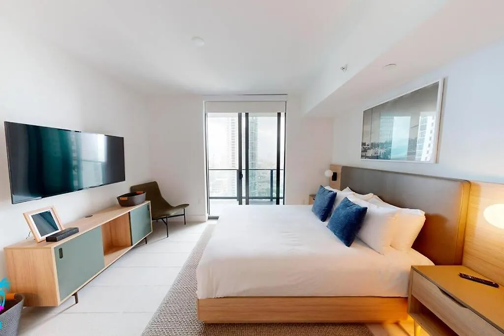 Stunning 2 Bed 2 Bath W Balcony & Incredible Views Apartment