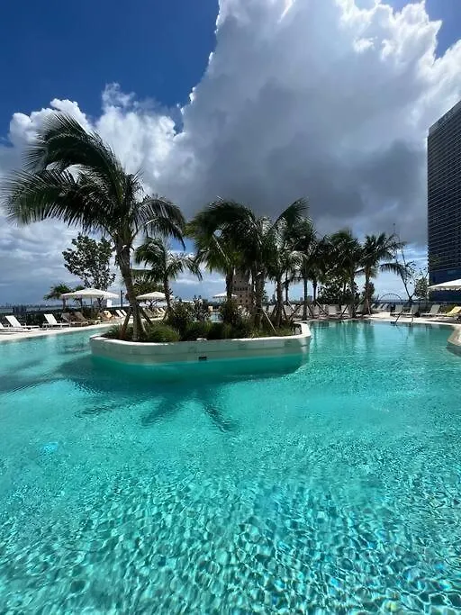 Apartment Stunning 2 Bed 2 Bath W Balcony & Incredible Views *