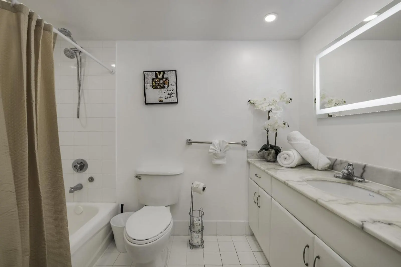In Brickell With Pool, Gym, Free Parking And Game Apartment