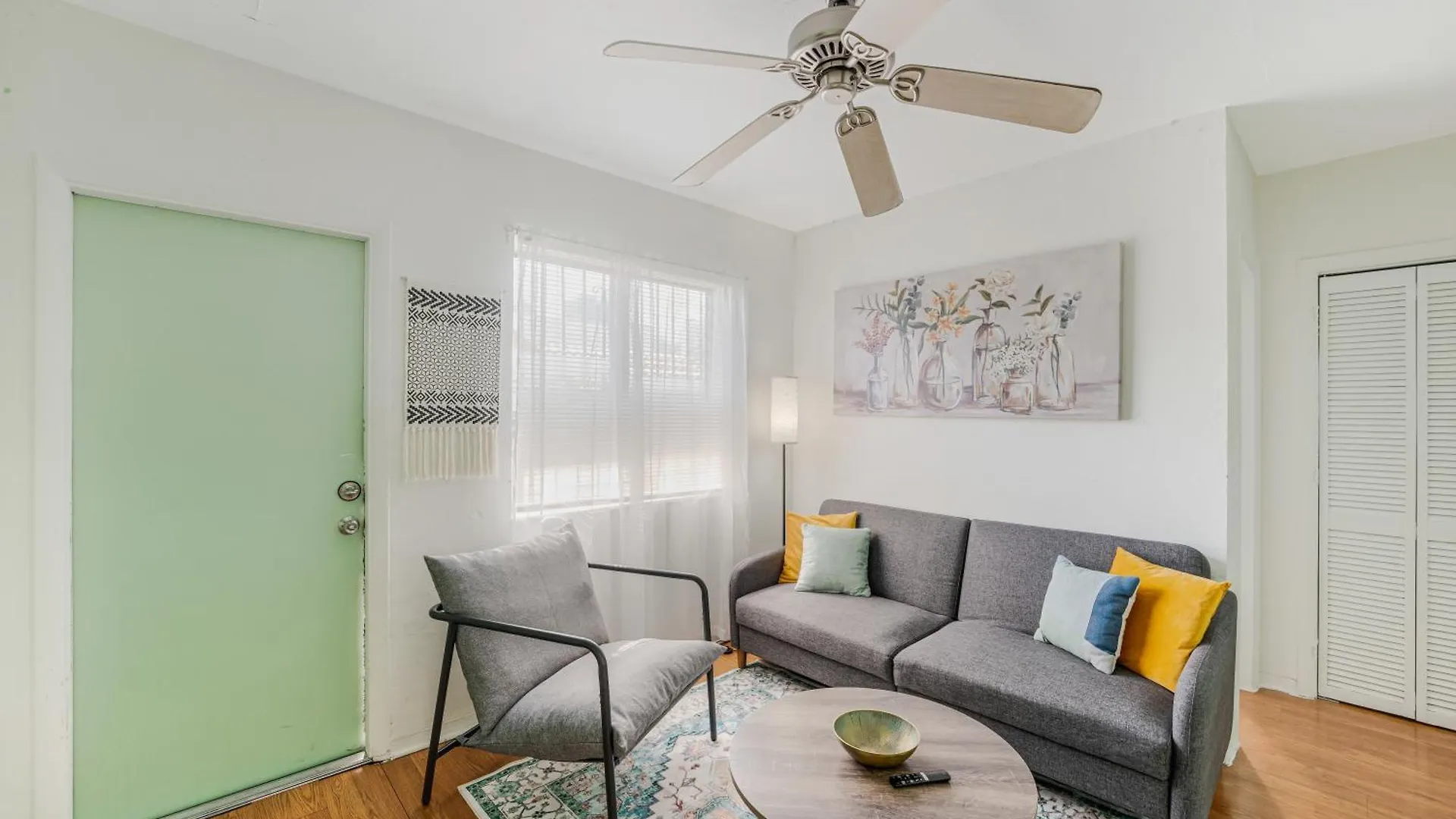 Apartment Serene 1br Steps From Downtown And Calle 8 *