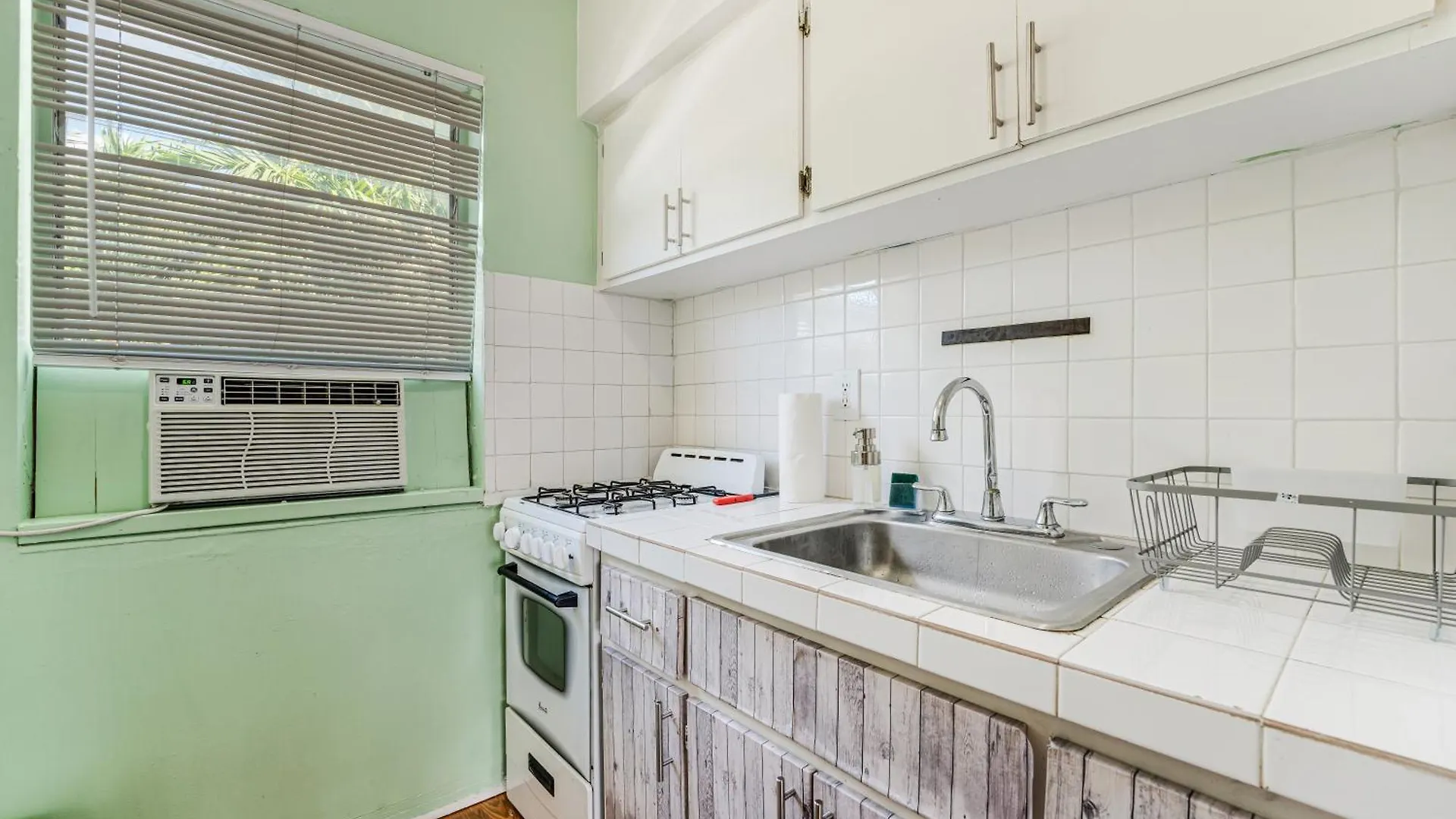 Serene 1br Steps From Downtown And Calle 8 *