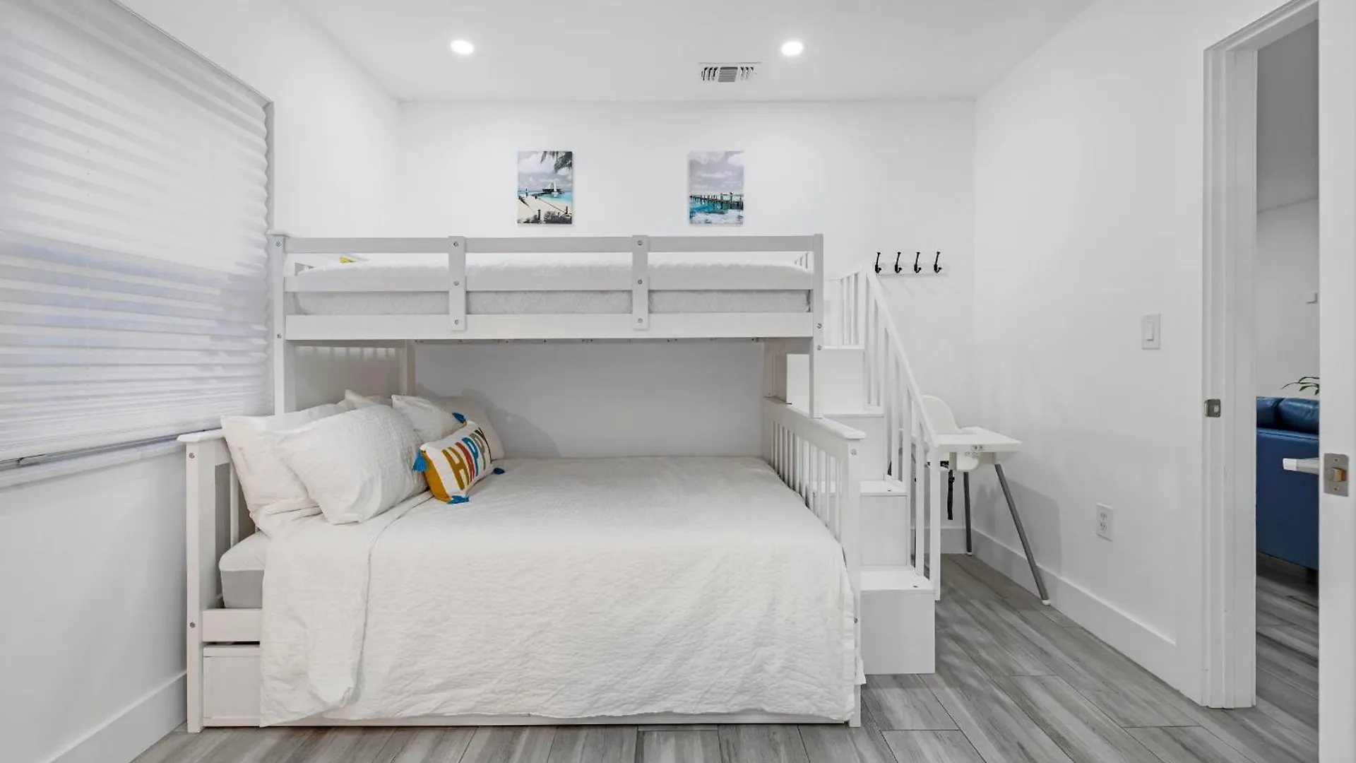 Modern In Design District ! Holiday home *