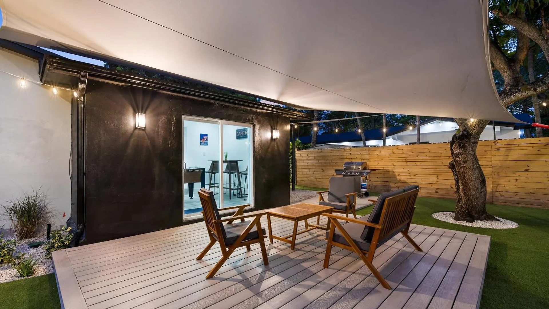 Holiday home Modern In Design District ! *
