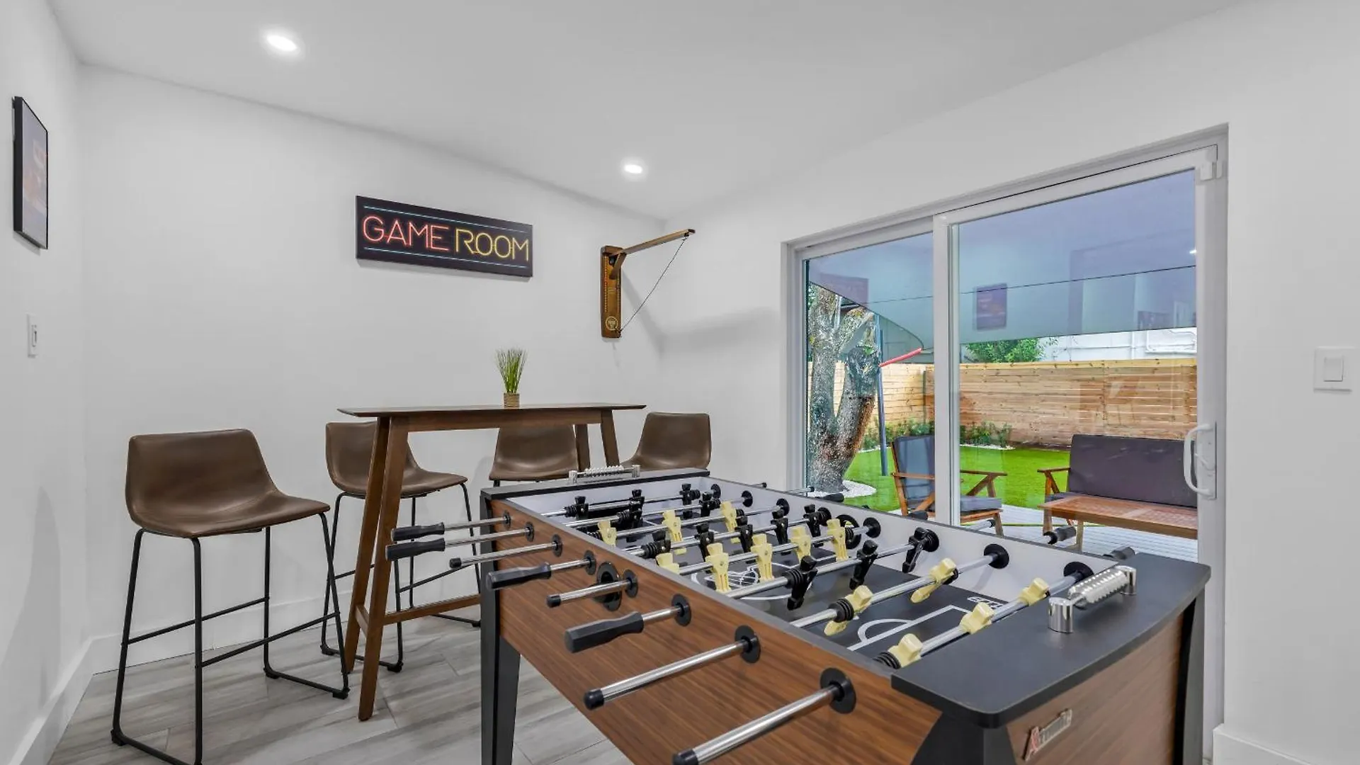 Modern In Design District ! Holiday home Miami