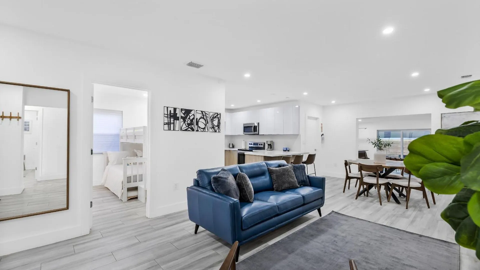 Holiday home Modern In Design District !