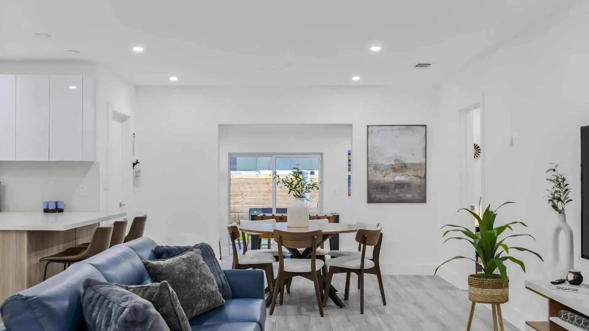 Modern In Design District ! *
