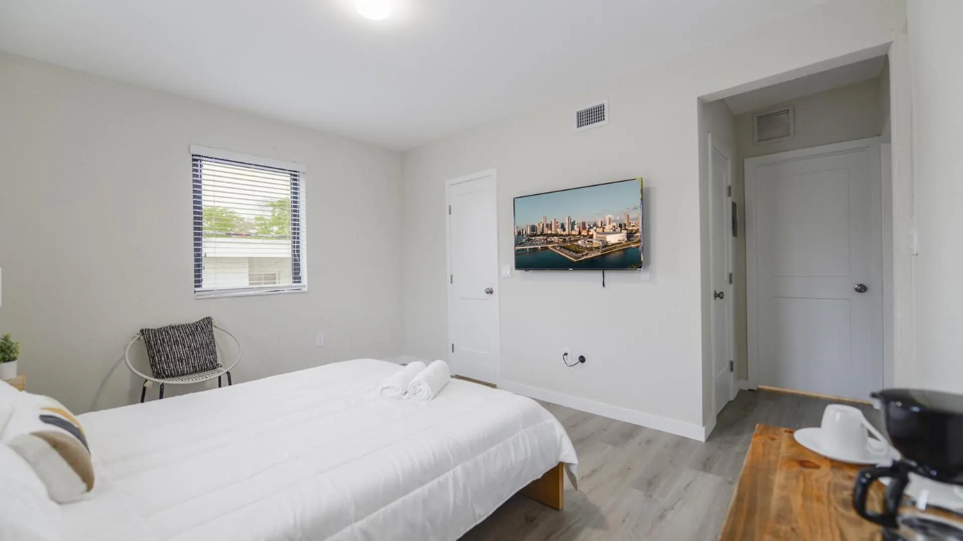 Comfortable Studio Near Calle Ocho In