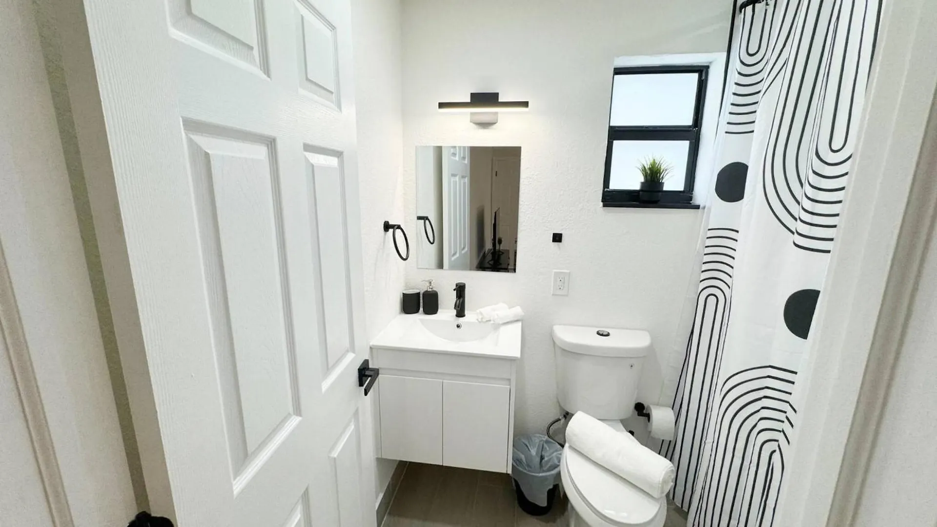 Designers Delight At Wynwood Cove Comfort Style Apartment *