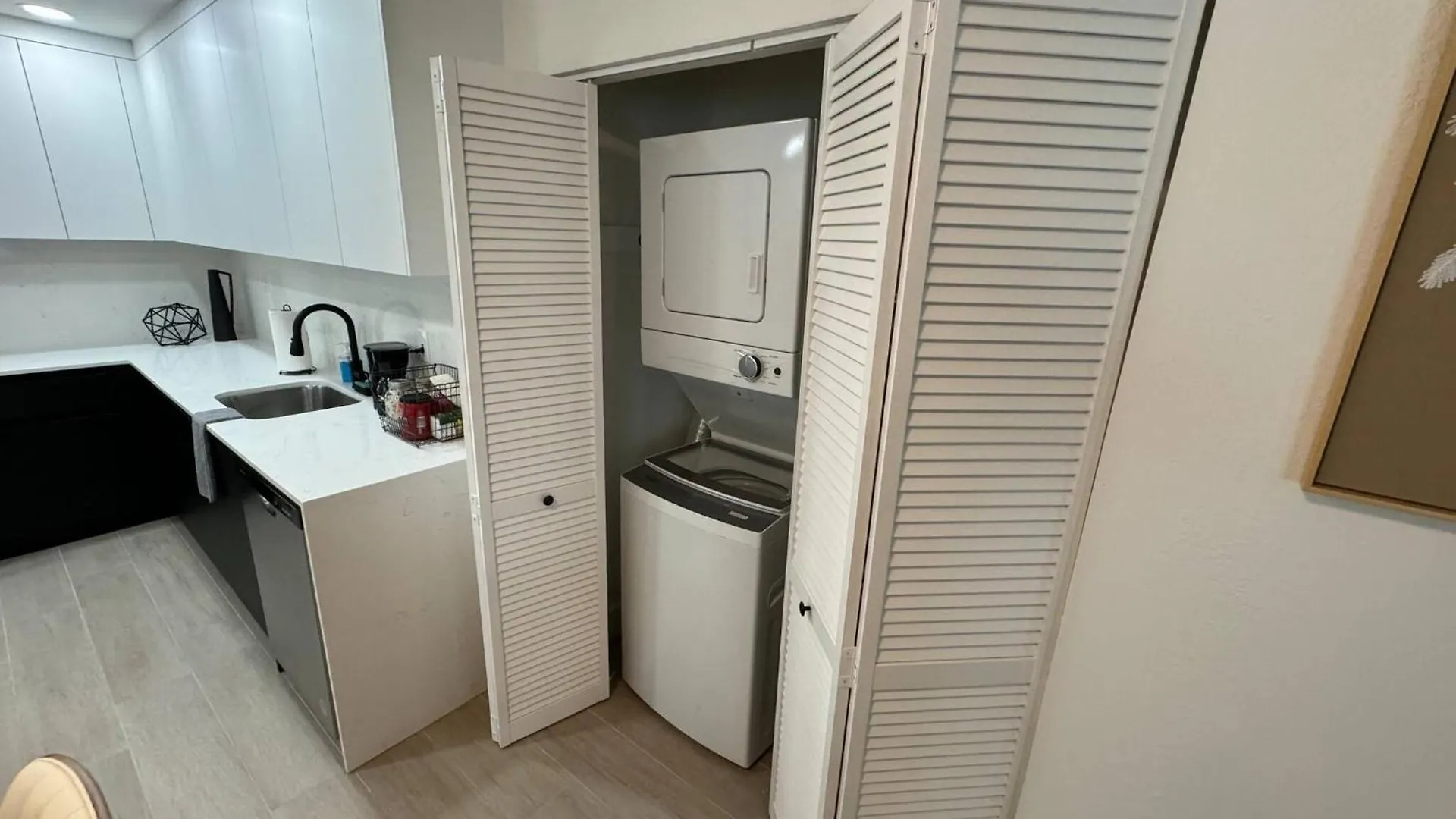 Stylish Wynwood Escape Art Clubs And Sunshine Apartment *