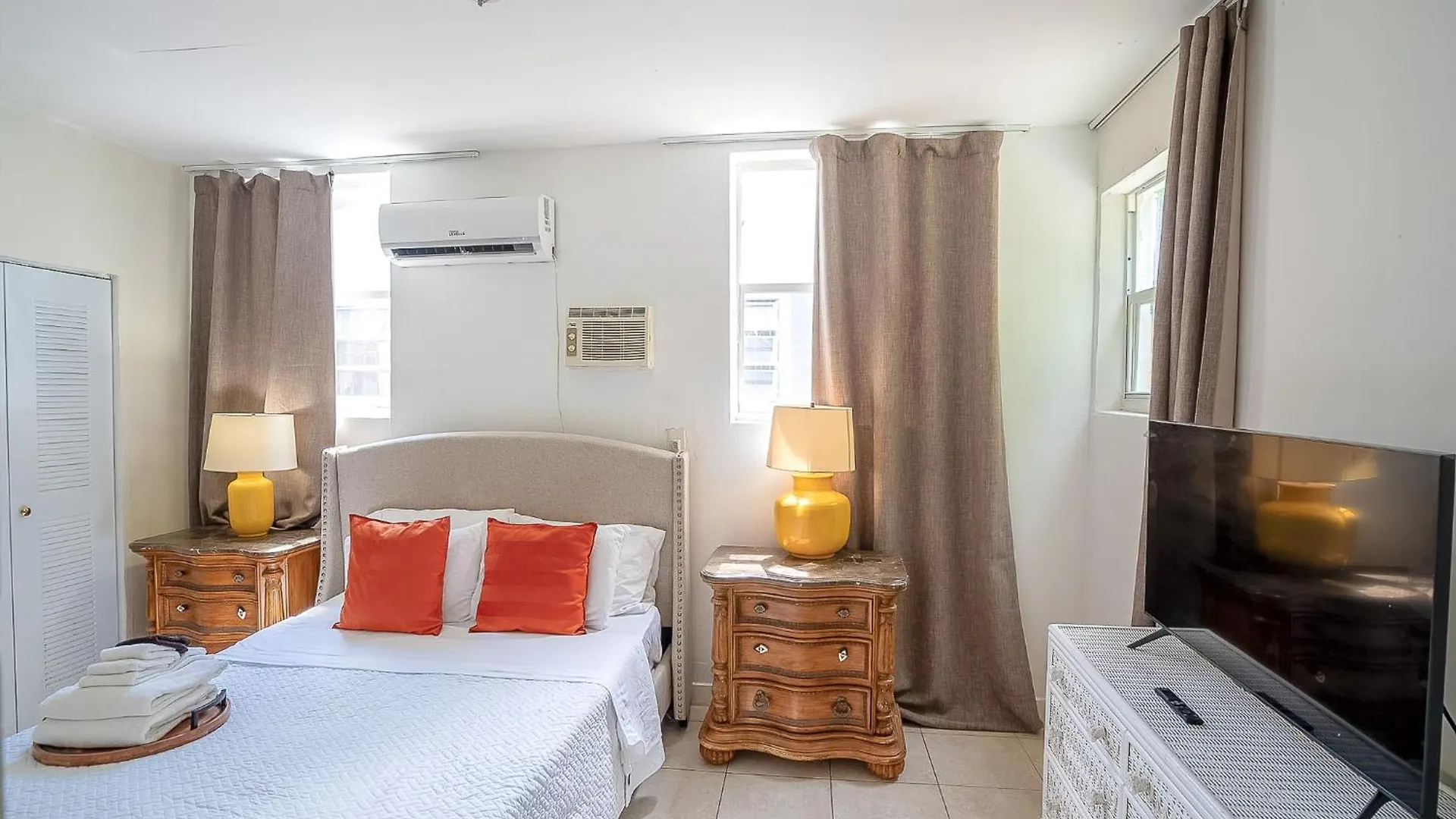 Private #3 Parking Tv Cable Tv, Wifi Centrally Located Miami