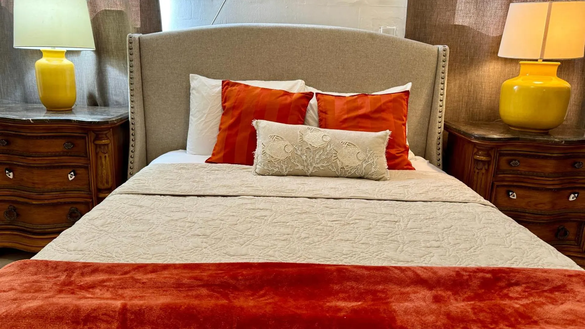 Homestay Private #3 Parking Tv Cable Tv, Wifi Centrally Located
