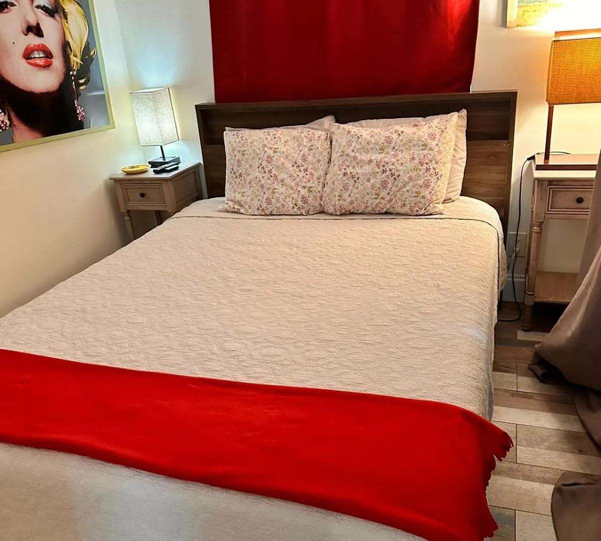 Private At Centrally Located With Free Parking Homestay *