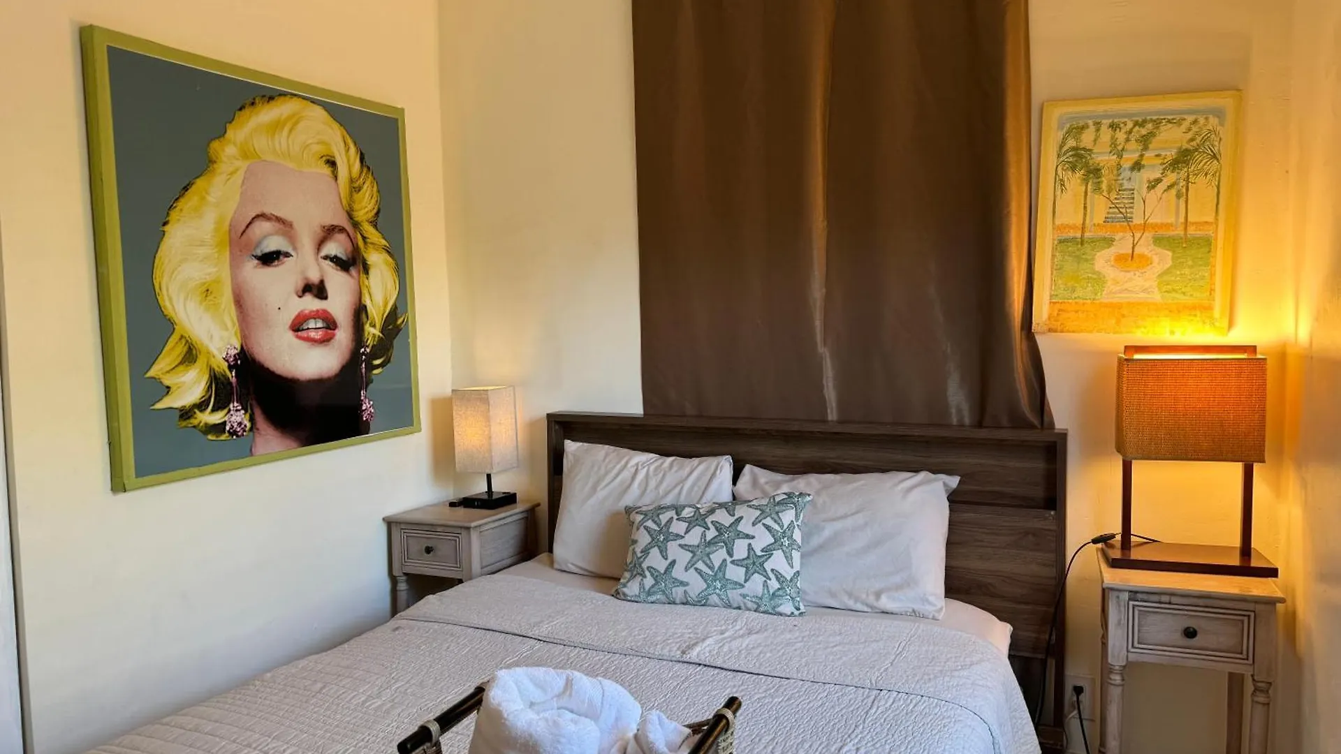 Private At Centrally Located With Free Parking * Miami