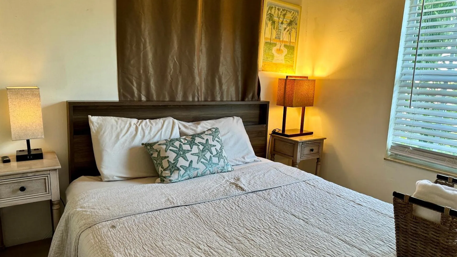 Private At Centrally Located With Free Parking Homestay