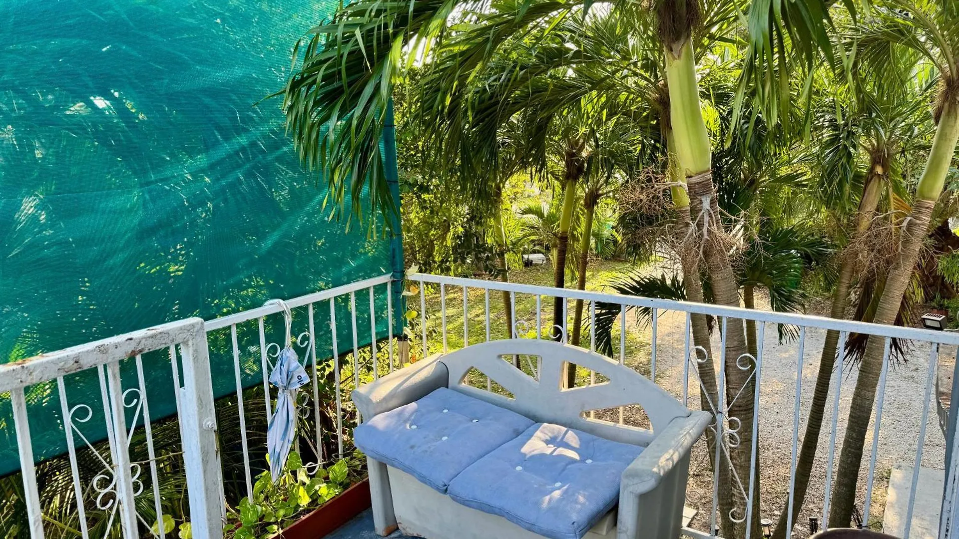 Private At Centrally Located With Free Parking Homestay
