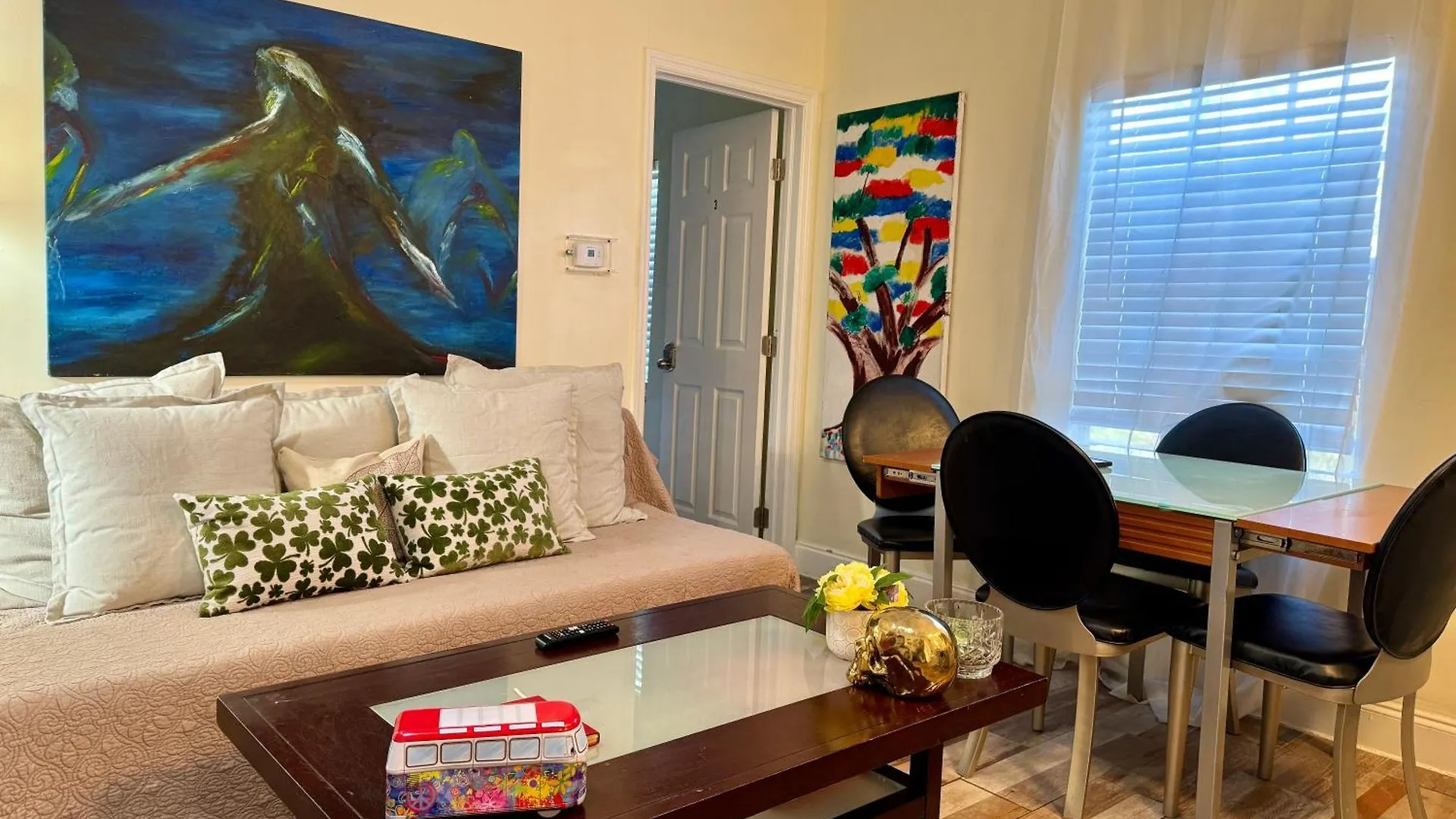 Homestay Private At Centrally Located With Free Parking
