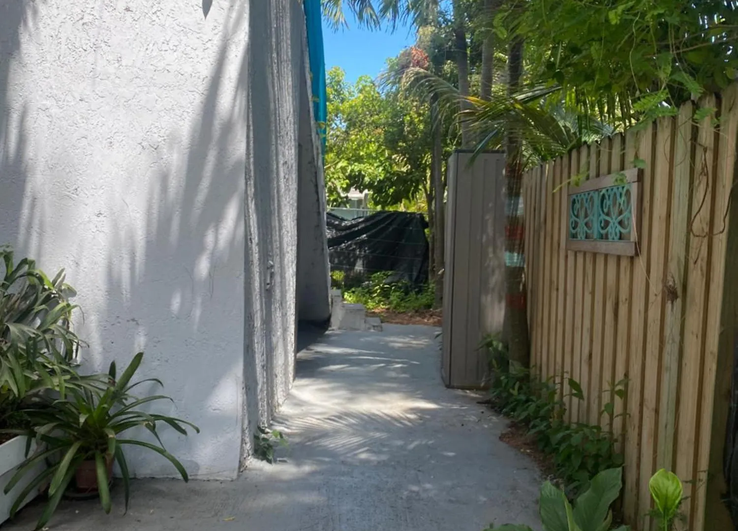 Private At Centrally Located With Free Parking *