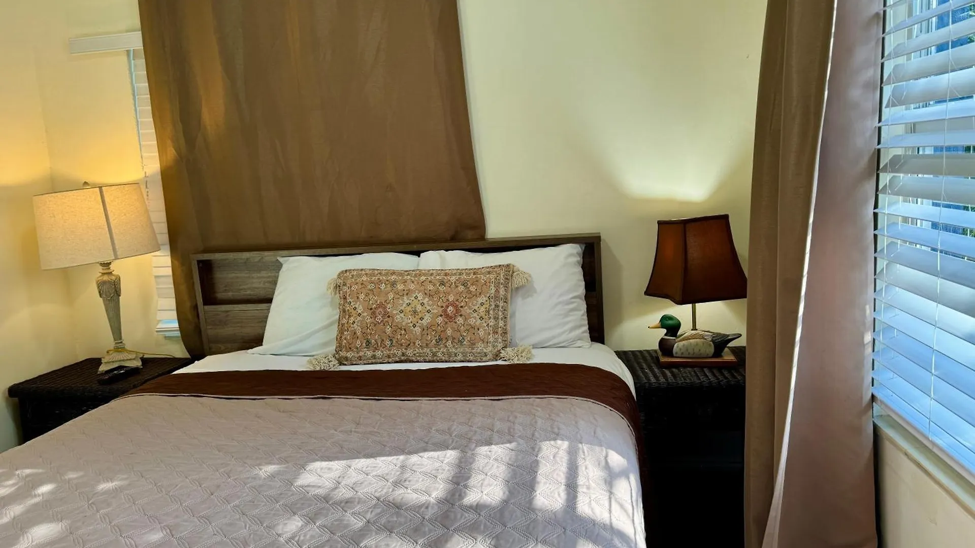 Homestay Private At Centrally Located With Free Parking
