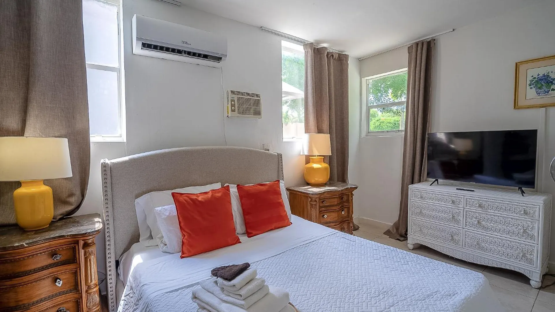 Private At Miami, Buena Vista With Parking * Miami