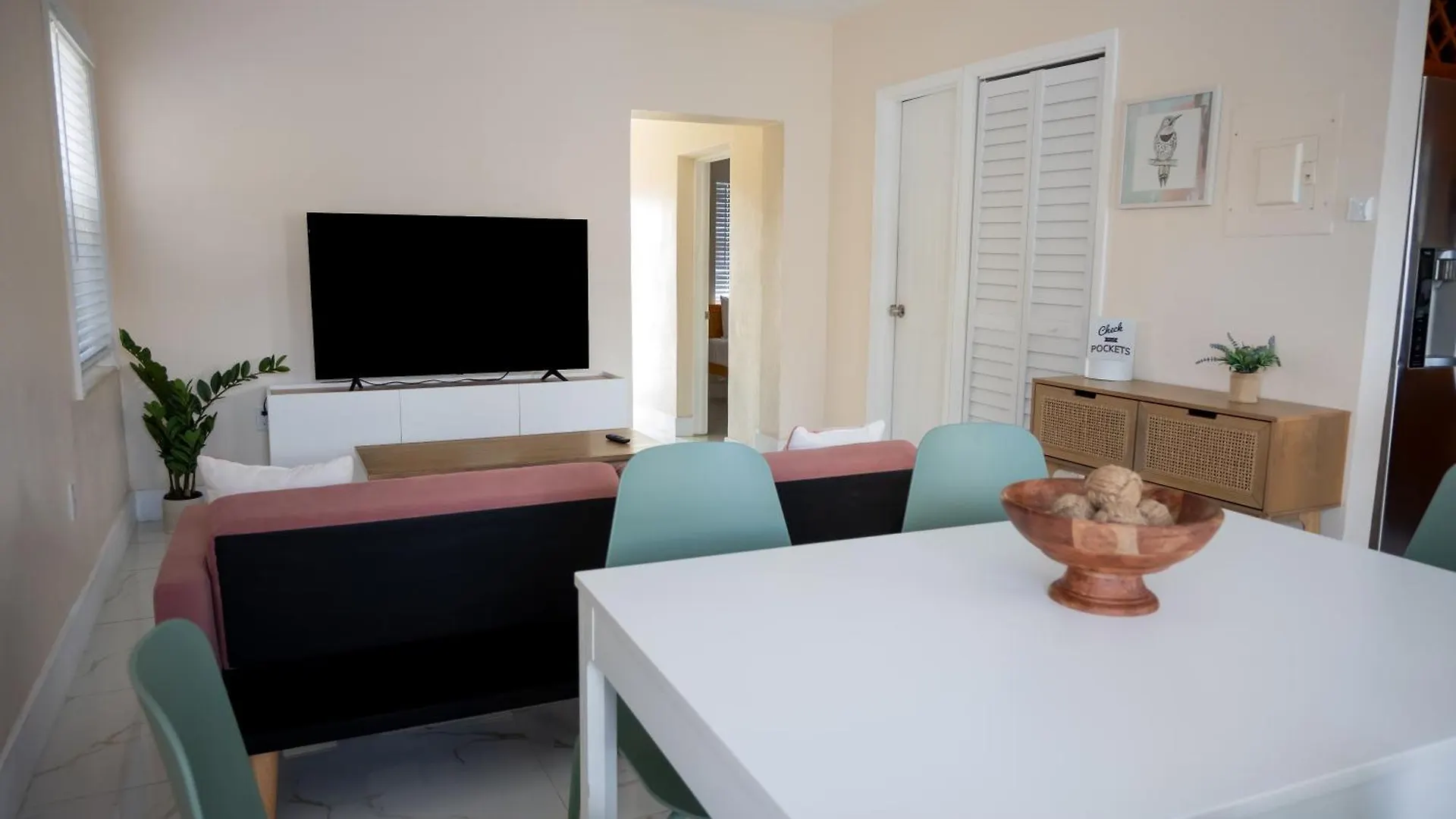 Getaway In Little Havana Near Airport, Wynwood, Calle 8 Brickell, Coral Gables And , Fenced Parking Apartamento Miami