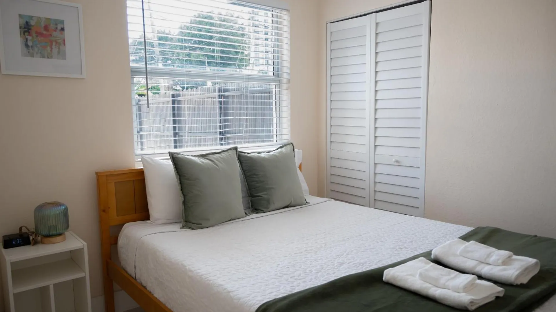 Getaway In Little Havana Near Airport, Wynwood, Calle 8 Brickell, Coral Gables And , Fenced Parking Apartment Miami