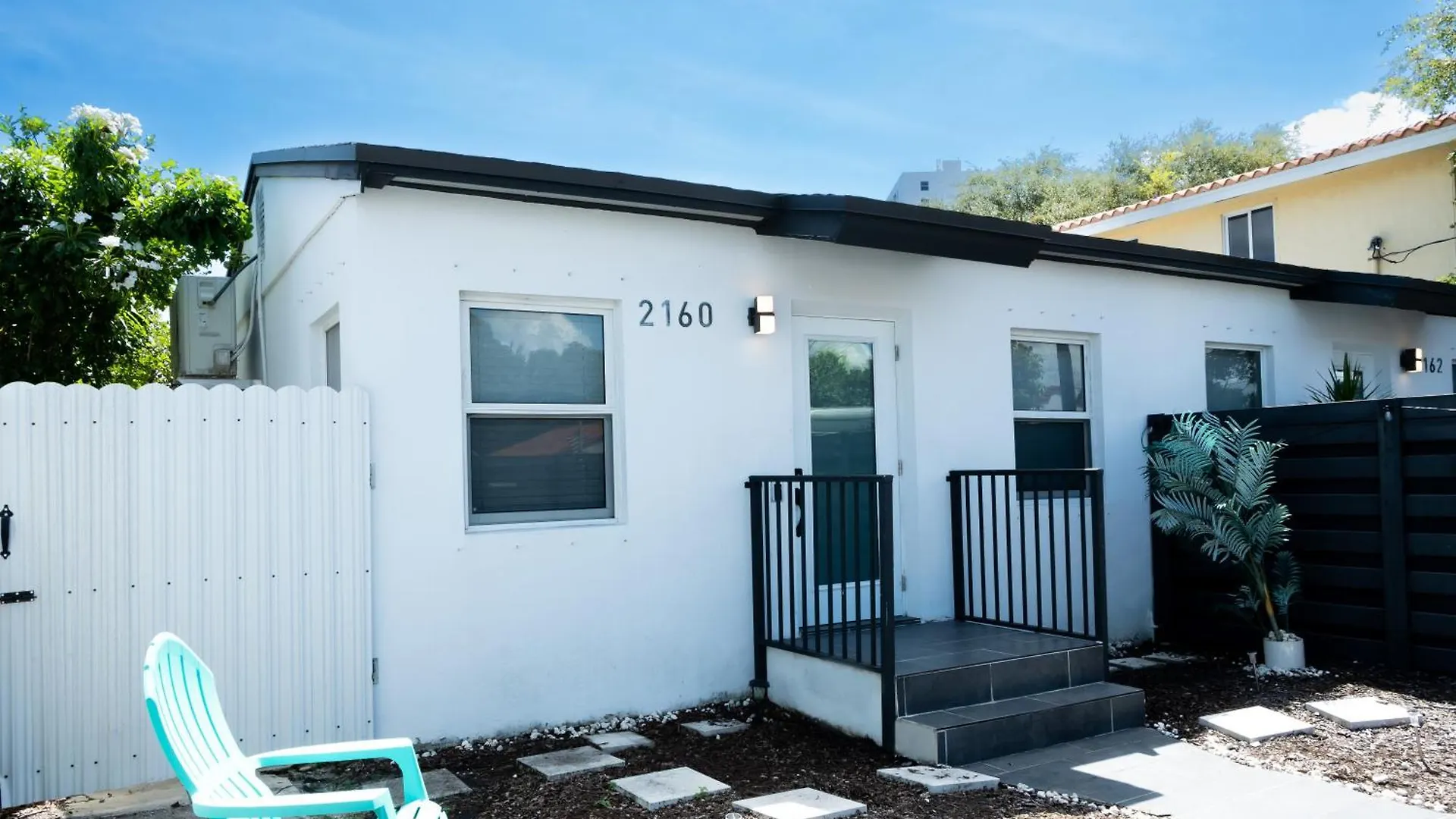 Apartment Getaway In Little Havana Near Airport, Wynwood, Calle 8 Brickell, Coral Gables And , Fenced Parking