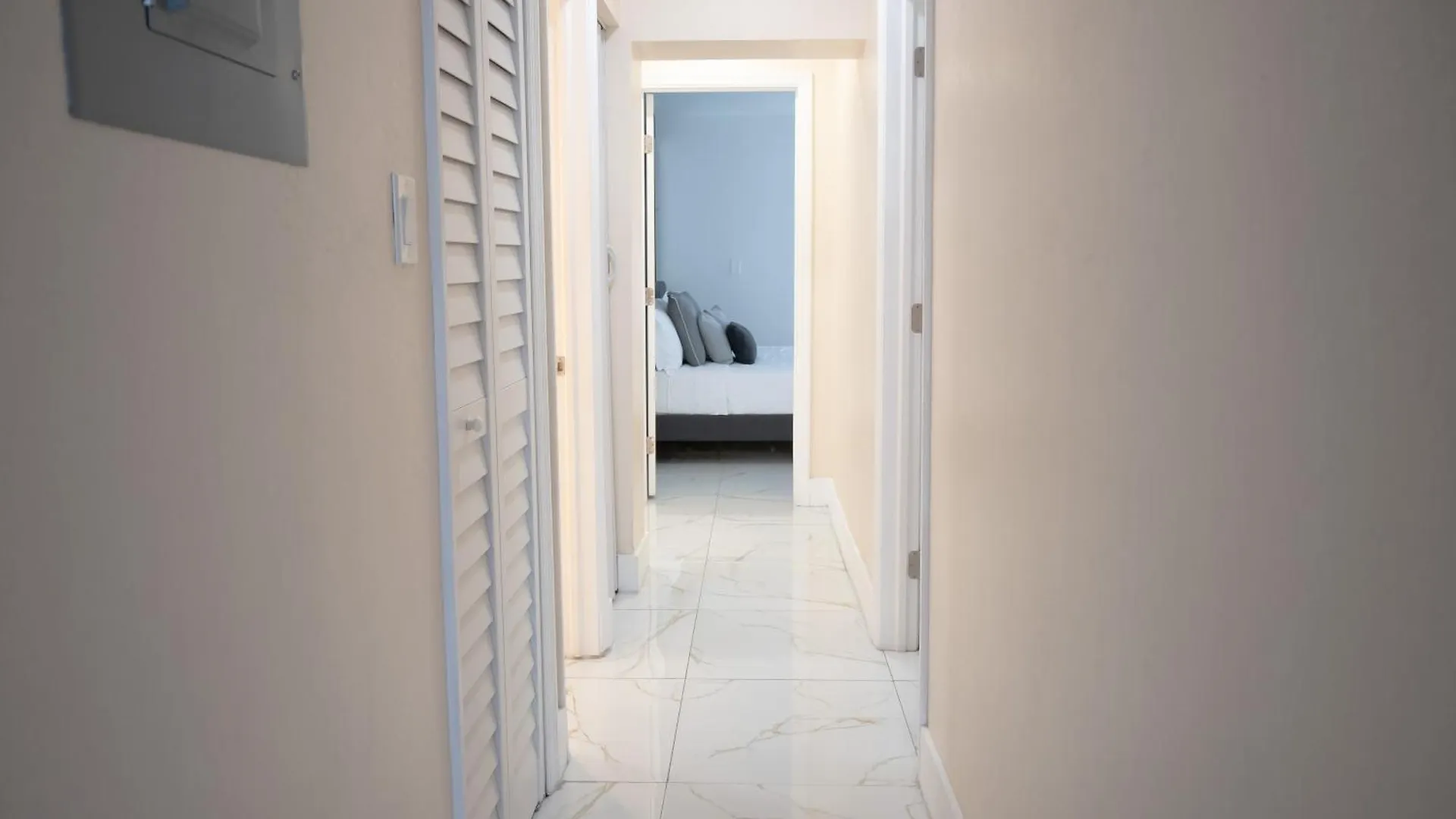 Cozy Airport, Kingbed, Fenced Parking - Little Havana Near Airport, Wynwood, Calle 8 Brickell, Coral Gables And *
