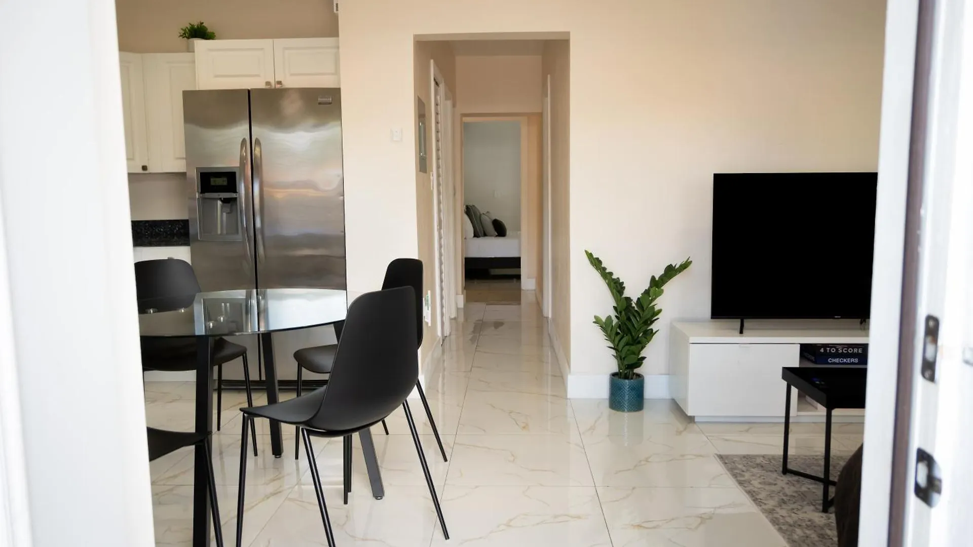 Cozy Airport, Kingbed, Fenced Parking - Little Havana Near Airport, Wynwood, Calle 8 Brickell, Coral Gables And * Miami