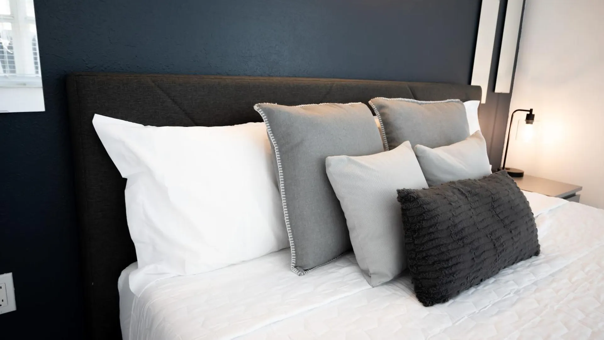 Cozy Airport, Kingbed, Fenced Parking - Little Havana Near Airport, Wynwood, Calle 8 Brickell, Coral Gables And Apartment *
