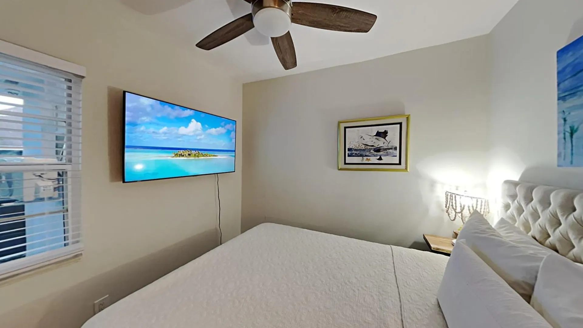 Private At Centrally Located With Free Parking Homestay