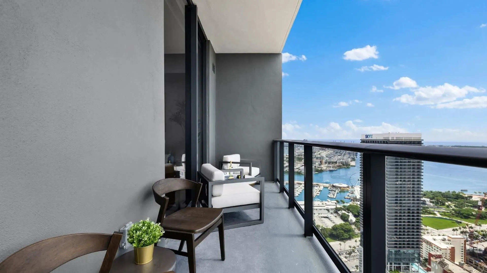 Ph 5107 Fl 1 Bedroom Lux Ocean View In Downtown Apartment Miami